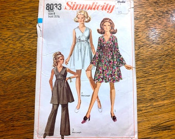 MOD 1960s A Line Mini Dress or Tied Tunic and Wide Legged Pants - Size 8 (Bust 31.5") - VINTAGE Sewing Pattern Simplicity 8033