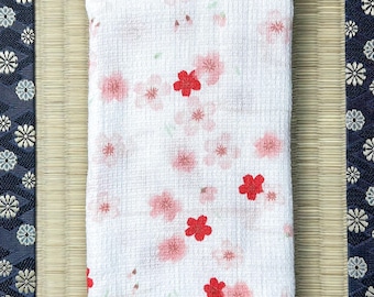 Japanisches Sakura Tenugui Handtuch – Zartrosa Kirschblütenmuster | Geschenkidee aus Japan, Frühlingsdeko, NipponCraftTreasures