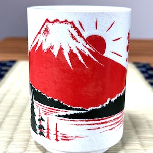 Red Mt Fuji Yunomi Japanese Tea Cup Ceramic Mino Ware Made in Japan Textured Green Tea Cup Japanese Pottery Mount Fuji Art Gift