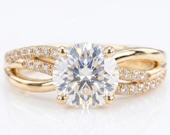 2CT Round Cut Lab Grown Diamond Engagement Ring, 18K Gold Minimalist Bridal Proposal Ring