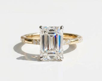 2.5 Carat Emerald Cut Diamond Solitaire Engagement Ring in 18K Gold
