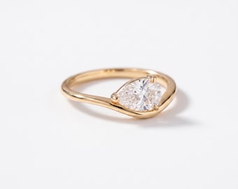 Elegant Pear Cut Lab Grown Diamond Ring | Gold Minimalist Wedding Band