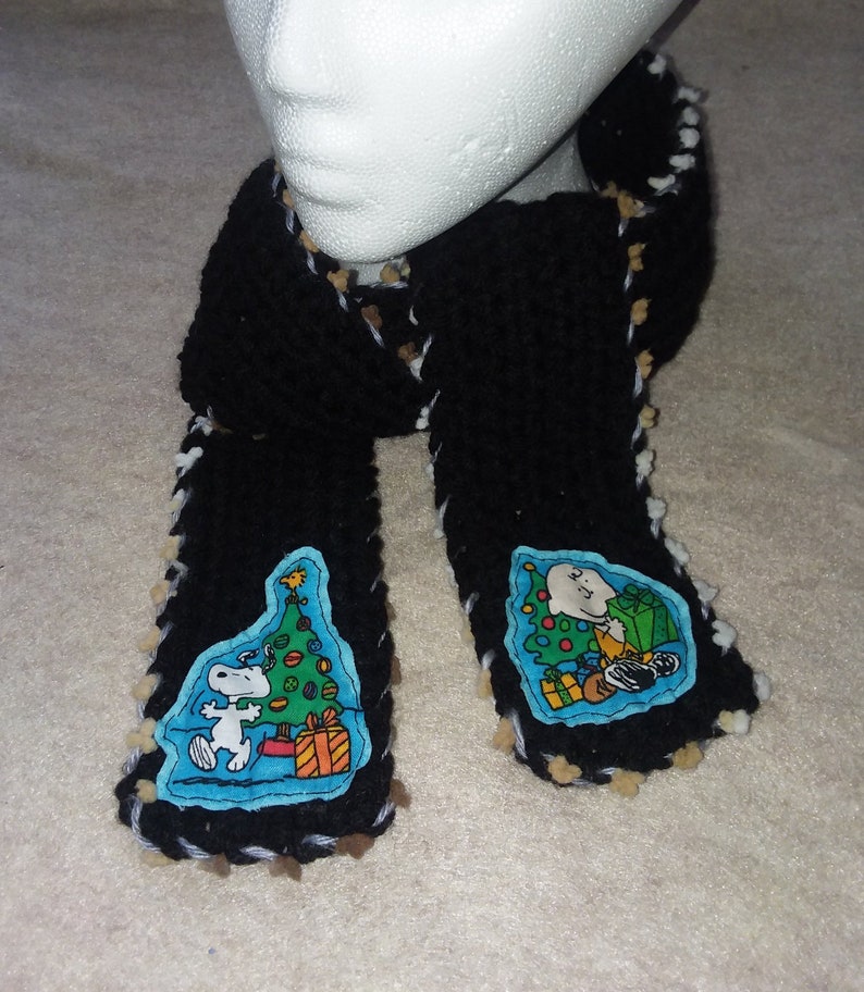 Peanut's Charlie Brown Snoopy Christmas Skinny Scarf image 0