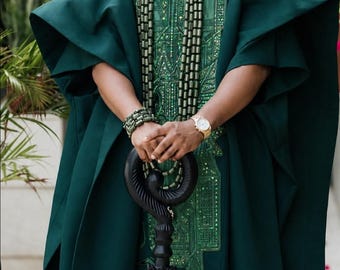 Agbada pour hommes avec pierre Swarovski, vêtements africains pour hommes, dashiki. Chemise agbada et pantalon assorti