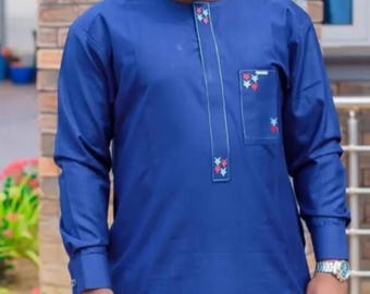 Ensemble caftan brodé pour homme : vêtements de marié pour mariage africain. Broderie numérique.