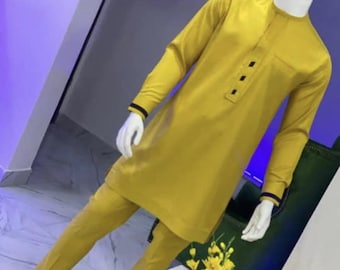 Ensemble caftan brodé pour homme : chemise africaine et pantalon