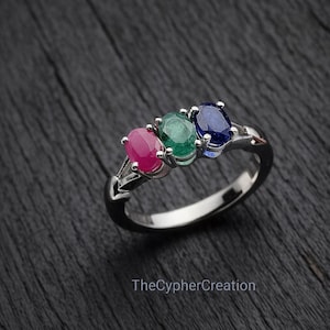 Anello fatto a mano con rubino, smeraldo e zaffiro ovale – Anello di fidanzamento in argento sterling 925
