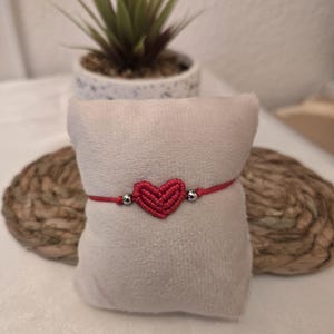 Handgemachtes Herz Armband aus Faden – Verstellbares Freundschaftsarmband| Muttertag Geschenk| Valentinstag Geschenk| Weinachtes Geschenk