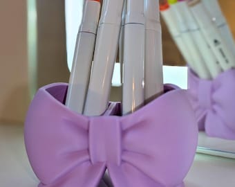 Organizador de escritorio con forma de lazo / Porta lápices y brochas de maquillaje impreso en 3D