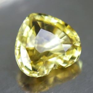1.10ct ceylon natural yellow sapphire Heart shape Precious gemstone -Delivery in 6-12 days