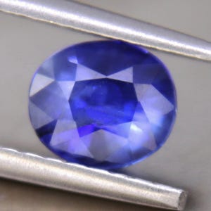 Pretty 0.65cts ceylon natural blue sapphire oval shape precious gemstone