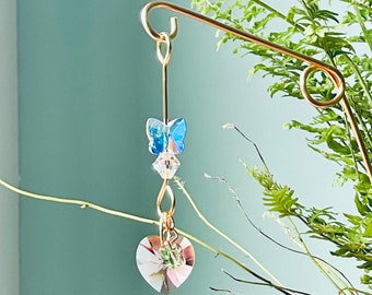 Handcrafted Crystal Heart and Butterfly Plant Suncatcher - Elegance and Joy for Your Green Retreat!