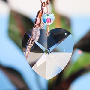 Atrapasueños conmemorativo con corazón de cristal y dije de pluma / Regalo de condolencias / Regalo por la pérdida de un ser querido
