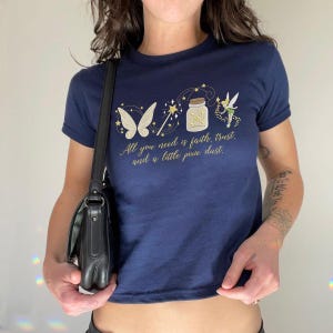 Maglietta per neonati con ricamo di Trilli e polvere di fata, maglietta retrò Fairycore, felpa vintage per adulti fan Disney, regalo magico per un outfit da parco a tema