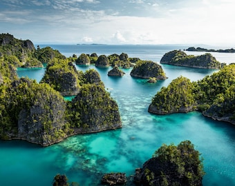 Raja Ampat, Papua Indonesia – Travel Itinerary & Guide (PDF Book)