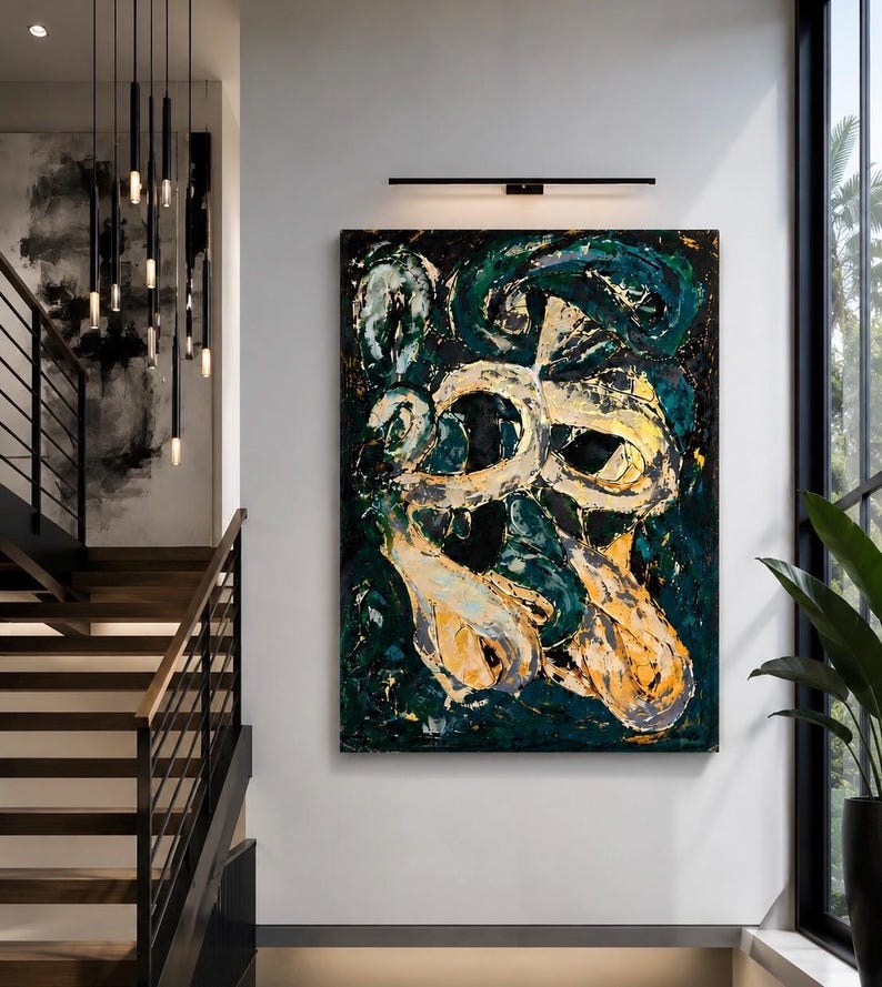 Op de afbeelding: Een groot rechthoekig abstract schilderij met dikke, getextureerde impasto penseelstreken in diep bosgroen, zwart en levendig goud. De compositie toont wervelende, organische vormen en een gelaagde verfaanbreng op het canvas.