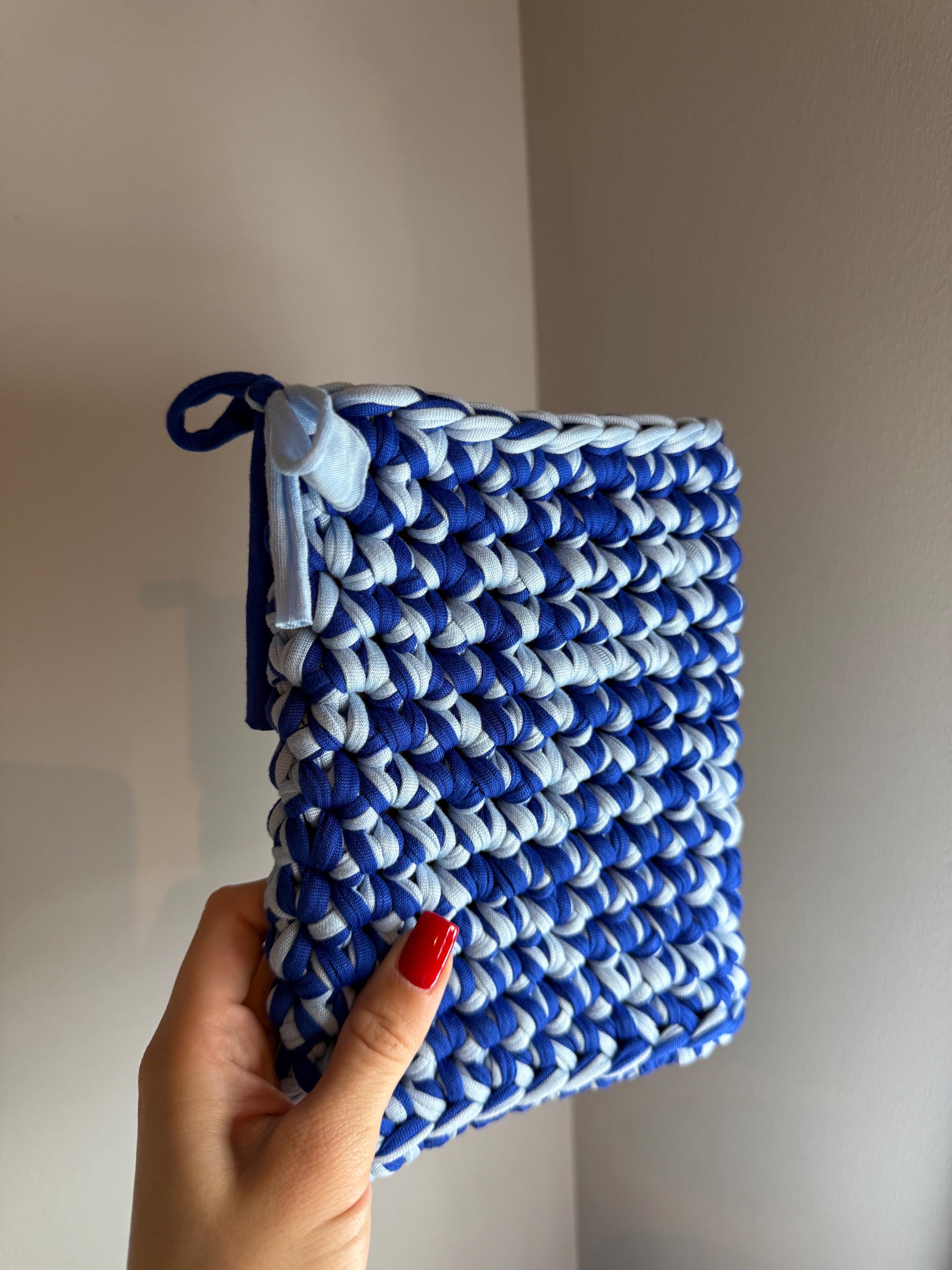 Crochet Kindle Sleeve : Handmade T-shirt Yarn Crochet Kindle Cover