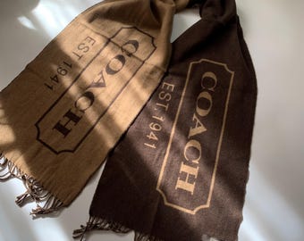 Bufanda vintage Coach de cachemira con logotipo grande