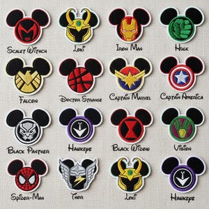 Puede incluir: Un juego de tres tazas de cer&aacute;mica con un acabado mate moteado. Las tazas son de color crema, marr&oacute;n claro y marr&oacute;n oscuro. Cada taza tiene un dise&ntilde;o simple y minimalista y un asa redondeada.