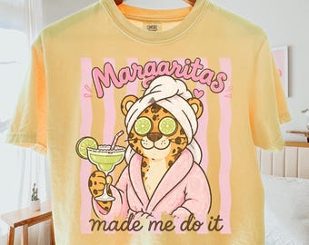 Camiseta Comfort Colors® Margaritas Made Me Do It de corte holgado, camiseta gráfica divertida de verano, camiseta de margarita con estampado de leopardo, camiseta para vacaciones en la playa, camiseta para viajes de chicas