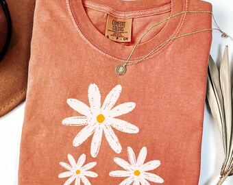 Comfort Colors® Daisy Shirt, Boho Floral Graphic Tee, Spring Shirt for Woman, Retro Aesthetic Flower Shirt, Soft Washed Vintage T-Shirt