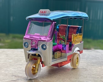 Thai Tuk Tuk Taxi Car Model Figurine Rickshaw Collectible Home Decor Thailand Souvenir with Gift Box 5"