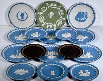 Wedgwood Jasper Plates Vintage England Christmas London Landmarks Mother Royal Jubilee Collectible