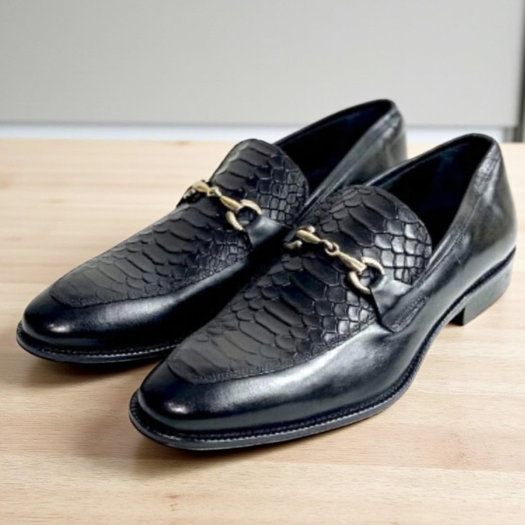 Retro inspo croc / gator leather loafers. Made in italy. Vintage Salvatore Ferragamo Italy Crocodile Alligator Emb  main image 4
