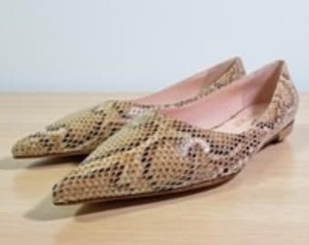 Italiaanse leren ballerina's met spitse neus: instappers met slangenprint