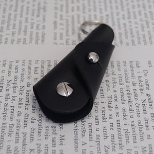 Leather keychain, key holder, holds 1-4 regular keys, soft leather, 5 mm shaft 13/64 inch image 4