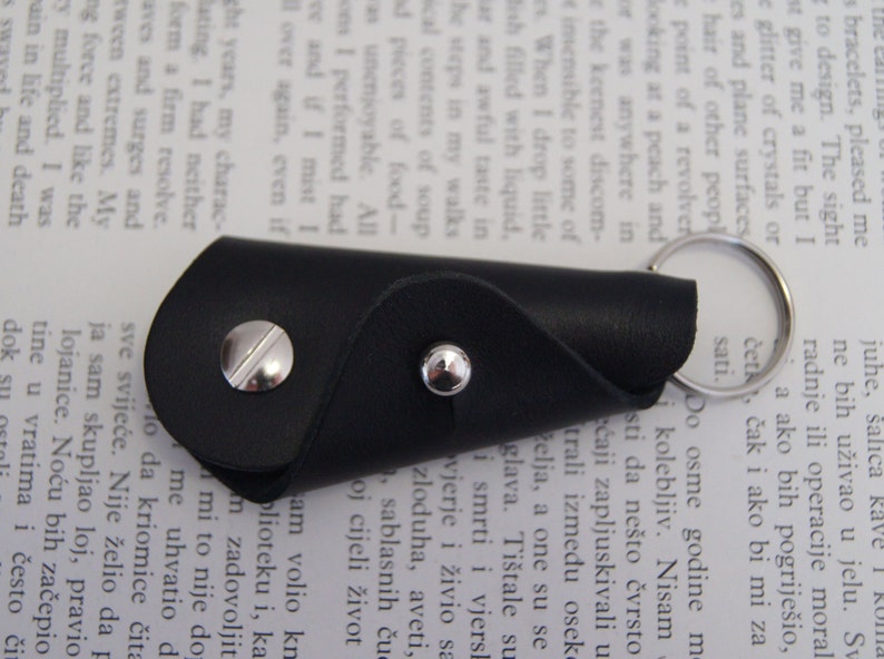 Leather keychain, key holder, holds 1-4 regular keys, soft leather, 5 mm shaft 13/64 inch image 2