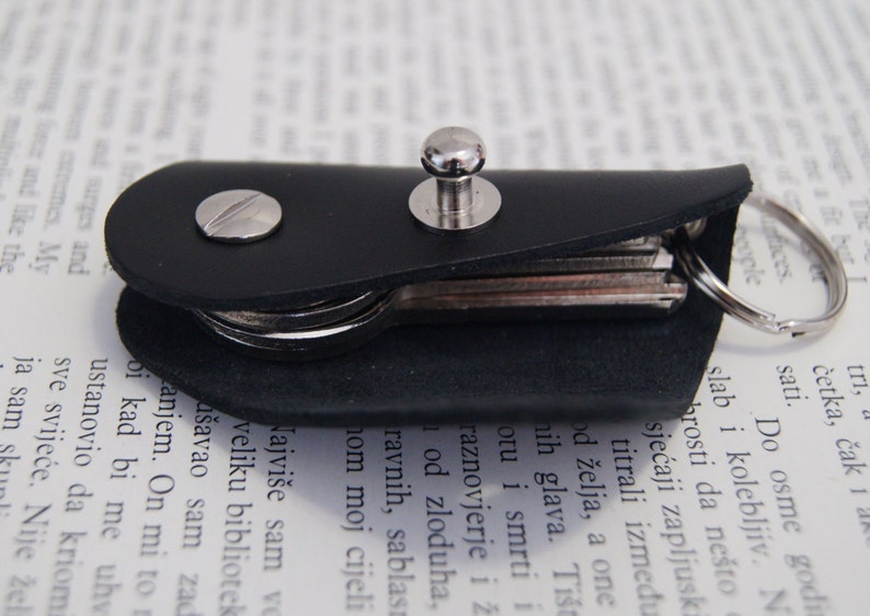 Leather keychain, key holder, holds 1-4 regular keys, soft leather, 5 mm shaft 13/64 inch image 5