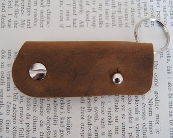 Leather keychain, key holder, holds 1-4 regular keys, old look, 5 mm shaft ( 13/64 inch )