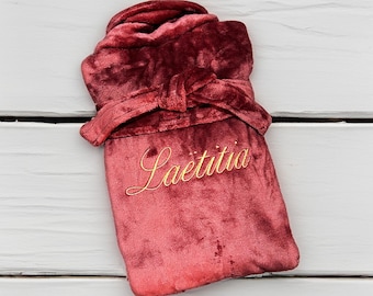 Geborduurde pluche fleece badjas: een gepersonaliseerd, knus cadeau