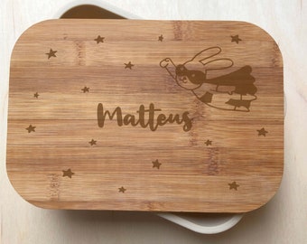 Gravierte Bambus Lunchbox, personalisierte Lunchbox, gravierte Mahlzeitbox, Sandwichbox, Superheldkaninchen, Superheldenhase