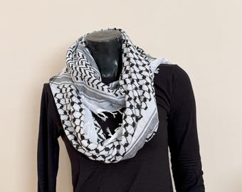 緑色のパレスチナのクーフィーヤ・スカーフ | 「アル・クッズ