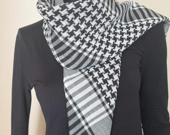 Palestinian Keffiyeh Scarf: White & Black Cotton Kufiya