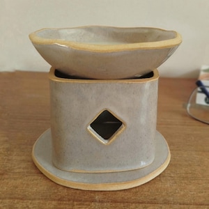 Duftlampe Beige aus Keramik – Wachsbrenner für ätherische Öle und Aromatherapie, natürlicher Farbton, dekorativ und gemütlich