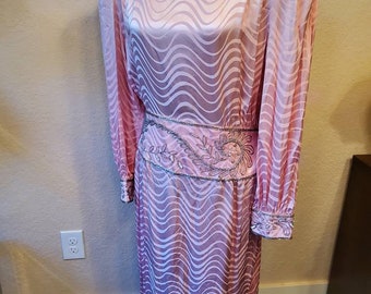 Vintage jaren 80 roze zijden jurk, abstracte pailletten kralenappliqué