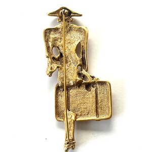 Vintage Woman Traveling Pin, Vintage Brooch, Woman With Suitcase Pin, Gold Toned Pin, Large Brooch, Figure Brooch, Traveler Pin image 6