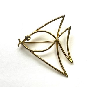 Vintage Fish Brooch, Golden Fish Pin, Vintage Pin, Vintage Fish Brooch, Minimalist Fish Brooch, Minimalist Gold Pin, Vintage Pin