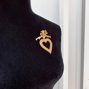 Vintage Gold Heart Brooch, Open Heart Pin, Floral and Heart Brooch, Gold Heart Brooch, Valentines Dat Pin, Large Heart Pin, Valentines Pin image 7
