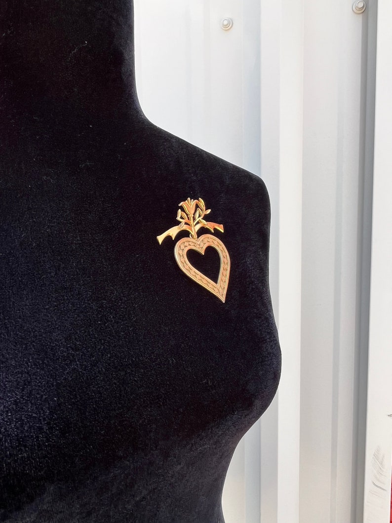 Vintage Gold Heart Brooch, Open Heart Pin, Floral and Heart Brooch, Gold Heart Brooch, Valentines Dat Pin, Large Heart Pin, Valentines Pin image 7