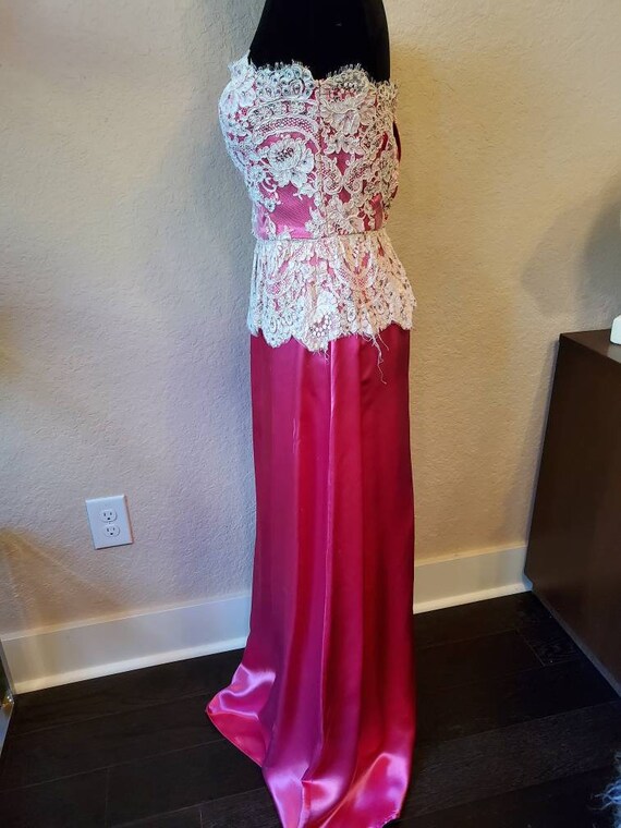 Vintage fuchsia and lace gown by Reynolds Designs… - image 3