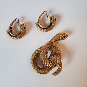 Vintage gold snake pendant and earrings with blue eyes, 1960's image 7