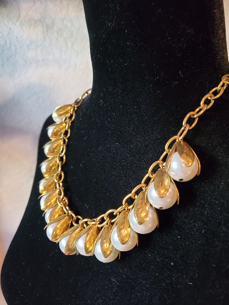 Pearl Drop Necklace, Pearl Necklace, Vintage Necklace, Gold Tone Necklace, Bib Necklace, Pearl Drpp Necklace, 1940s Necklace image 3