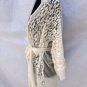 Vintage Lingerie, White Lace Robe, Vintage Robe, Lace Robe, Unisex Robe, Vintage Lingerie Robe, Loungewear, Sleepwear image 3