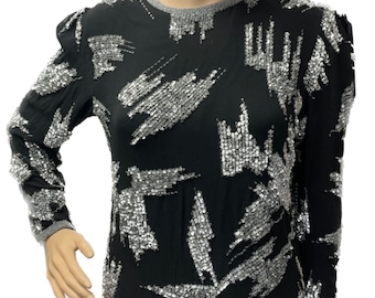 OLEG CASSINI top met zwarte pailletten, top van zwarte zijde, top met zwarte en zilveren kralen, blouse met pailletten, top met oudejaarsavond pailletten en kralen, designertop