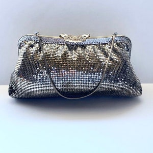 Silver Mesh Vintage Purse, Mesh Clutch, 60s Silver Mesh Purse, New Years Eve Purse, Silver Purse, Evening Purse, Silver Metal Clutch