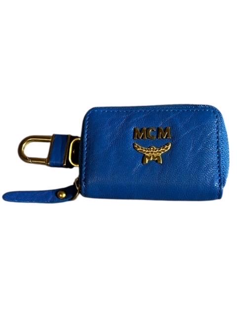 MCM ケース 青色 ロゴ入り il_fullxfull.6658393910_epz3.jpg